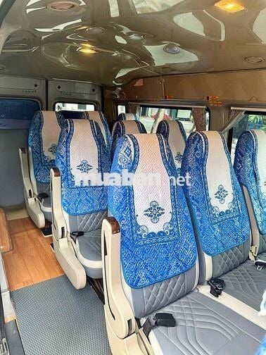 Ford Transit 2028 16 chỗ Vàng cát