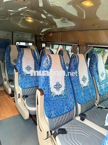 Ford Transit 2028 16 chỗ Vàng cát