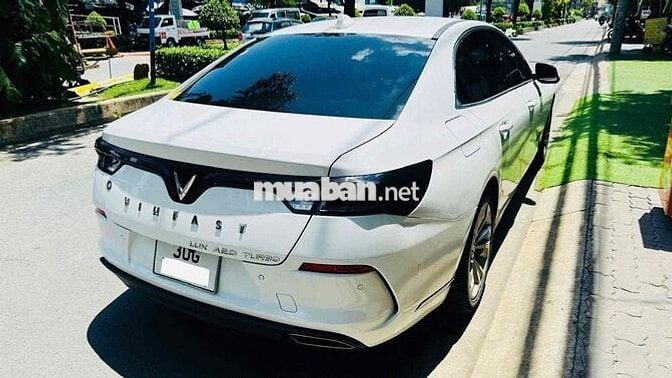 VinFast Lux A2.0 Plus 2020 Trắng 49000 km