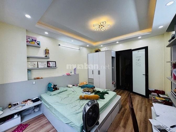 Bán Nhà Đẹp Hoàng Mai, lô góc 32m2, 5 tầng, mặt tiền 3.4m2, Ô tô tránh