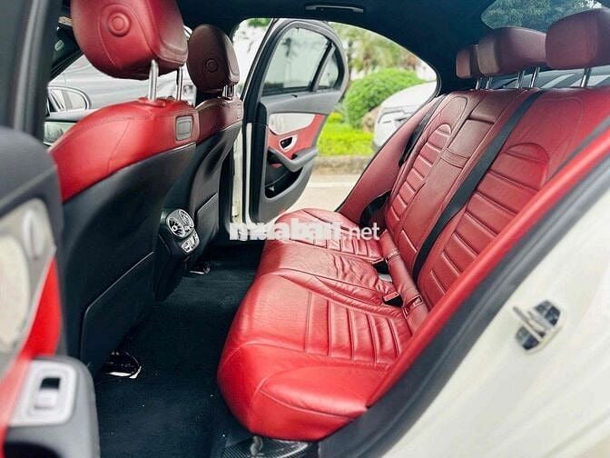 Mercedes C300 AMG 2017 Trắng lên 100tr tiền đồ