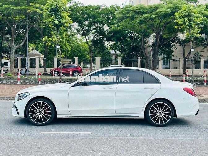 Mercedes C300 AMG 2017 Trắng lên 100tr tiền đồ