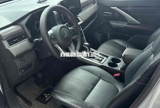 Mitsubishi Xpander Premium 2022 trăng Tự động