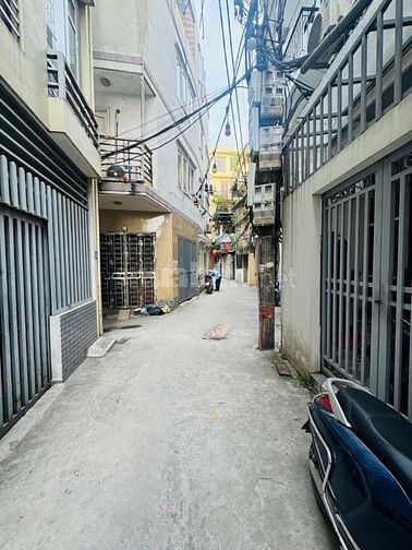 Bán Nhà Đẹp Hoàng Mai, lô góc 32m2, 5 tầng, mặt tiền 3.4m2, Ô tô tránh