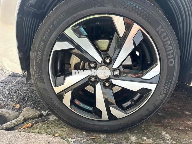 Mitsubishi Xpander Premium 2022 trăng Tự động