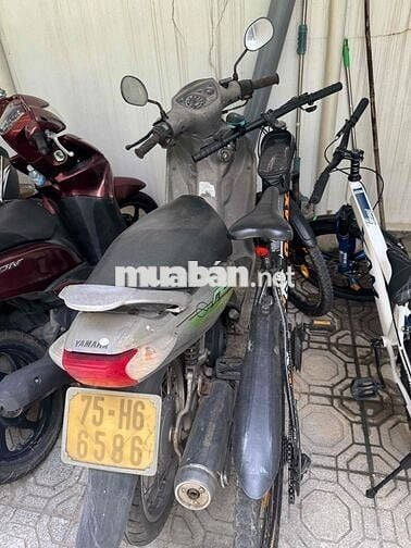 Yamaha Nouvo Bạc và xe đạp Galaxy