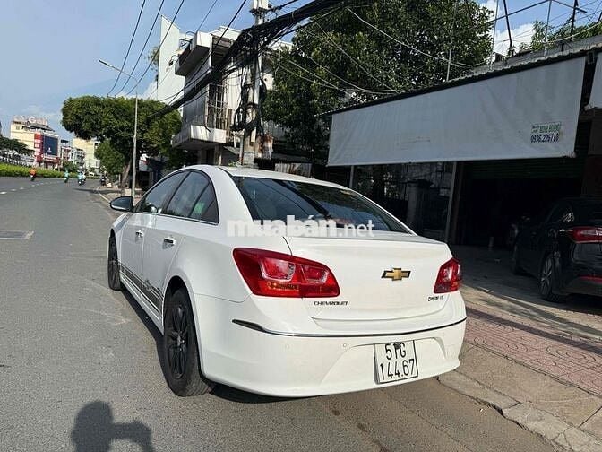Chevrolet Cruze LT 2018 so Sàn Trắng