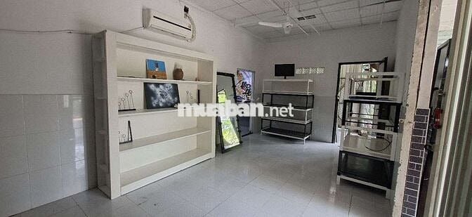 Nhà Xinh View hồ_showroom/vănphong/ shop