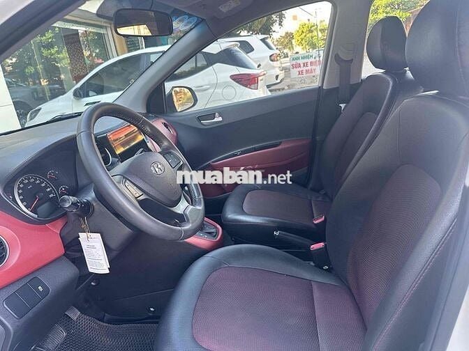 Hyundai Grand i10 Trắng Xăng
