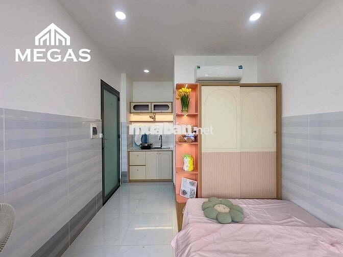 Cho Thuê Căn Hộ Ban Công - Đầy Đủ Nội Thất Ngay Đầm Sen