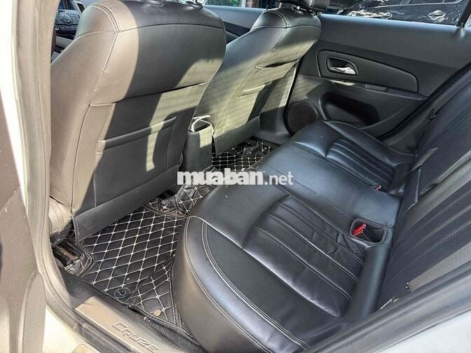 Chevrolet Cruze LT 2018 so Sàn Trắng