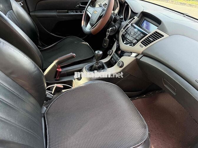 Chevrolet Cruze LT 2018 so Sàn Trắng