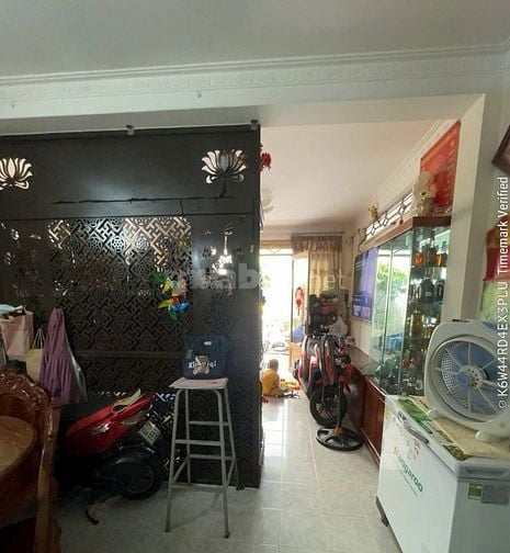Nhà hẻm 3,2m 1/ sát HXH đậu CMT8. 3,9mx13,5m.Nhà 3 tầng mới.Giá 7.5 tỷ