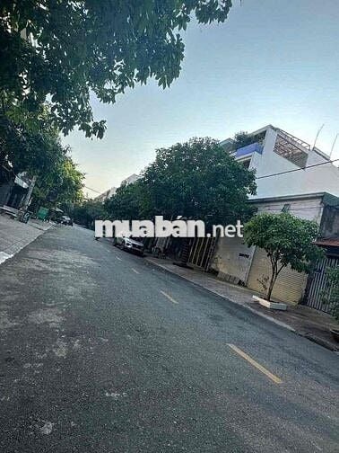 CHO THUÊ TOÀ NHÀ 8,5x 25m, 1TRỆT 3LẦU TRỐNG SUỐT PHƯỜNG TÂY THẠNH