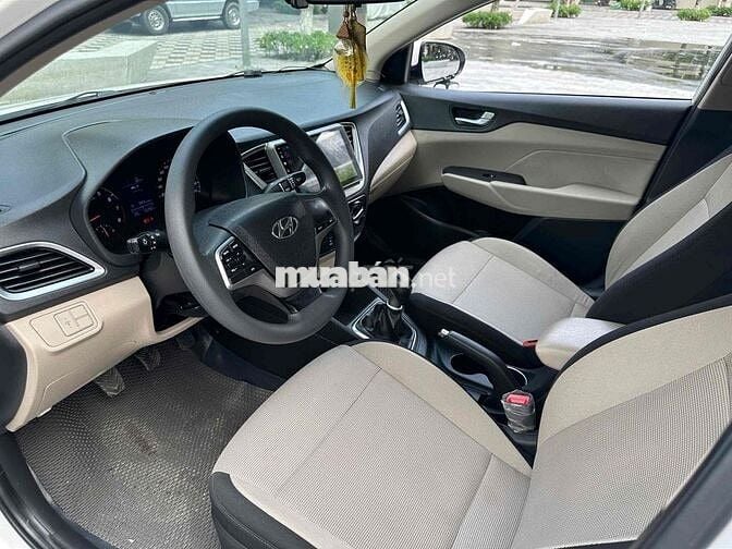 Hyundai Accent 2023 Số sàn 55000 km Trắng