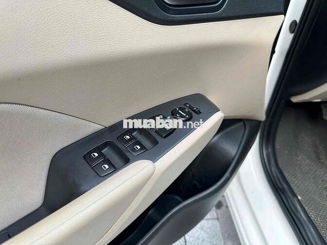 Hyundai Accent 2023 Số sàn 55000 km Trắng