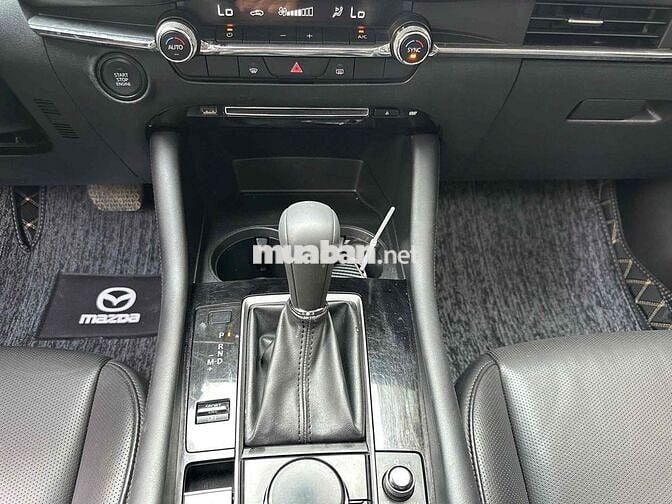 Mazda Mazda 3 Premium 2020 Trắng 75000 km
