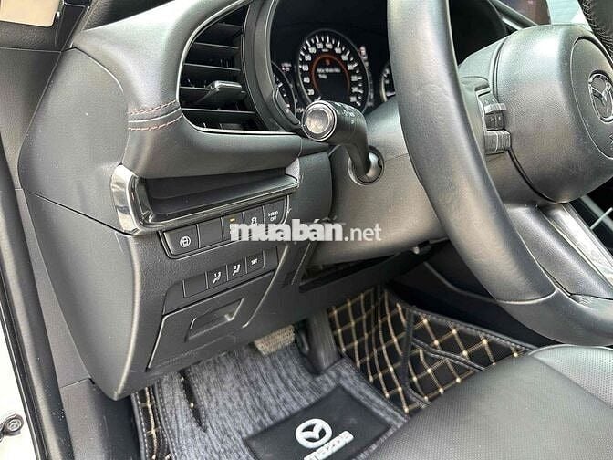 Mazda Mazda 3 Premium 2020 Trắng 75000 km