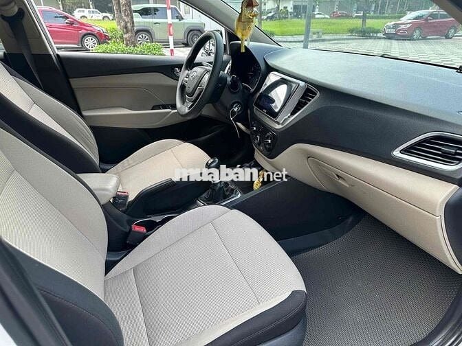 Hyundai Accent 2023 Số sàn 55000 km Trắng