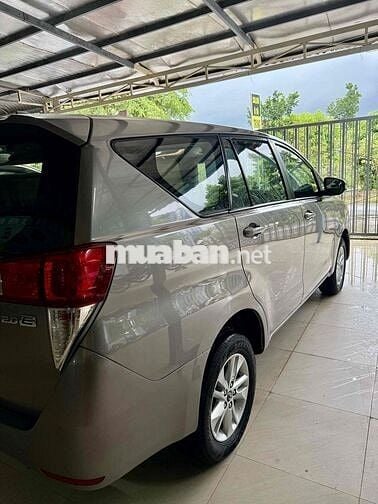 Toyota Innova 2018 E MT Số sàn Nâu vàng 106k km