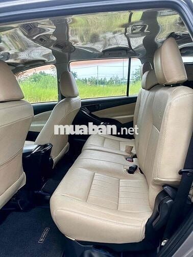Toyota Innova 2018 E MT Số sàn Nâu vàng 106k km