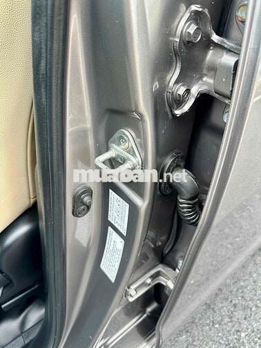 Toyota Innova 2018 E MT Số sàn Nâu vàng 106k km