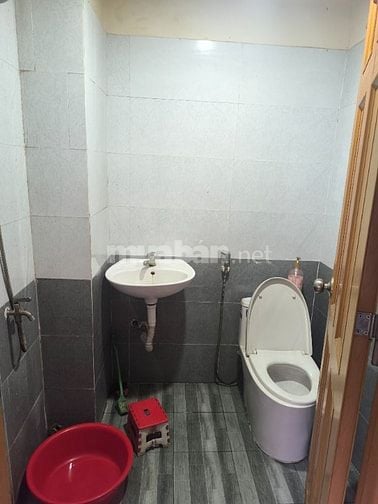 Bán nhà quận 12 4 tầng, thông thoáng 