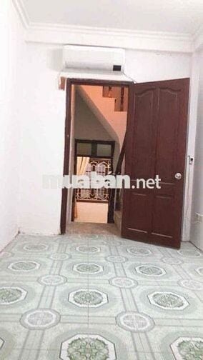Cho Thuê nhà 4 tầng 4 phòng ngủ gần mặt phố Nguyễn Văn Huyên- Cầu Giây
