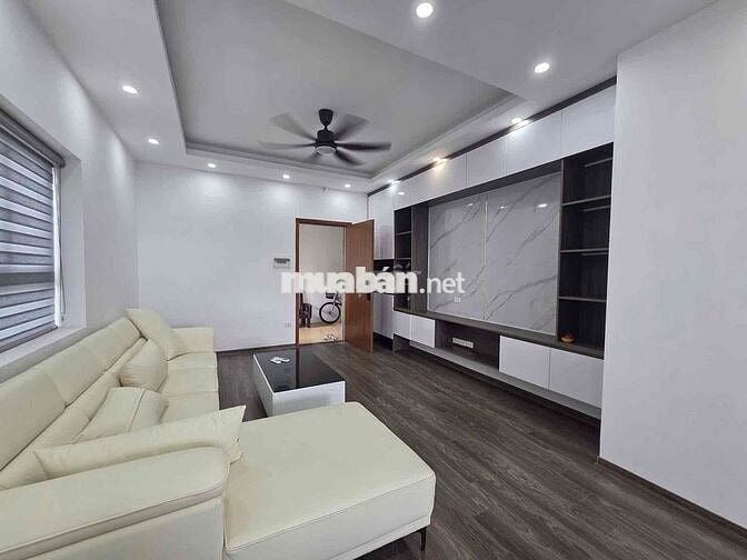 Căn chung cư Tòa A2 - 460 Khương Đình, lô góc, DT 66m2, 2 ngủ.