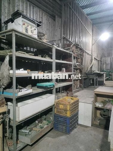Cho thuê xưởng sản xuất nội thất đường lớn, có sẵn máy cưa bàn trượt..
