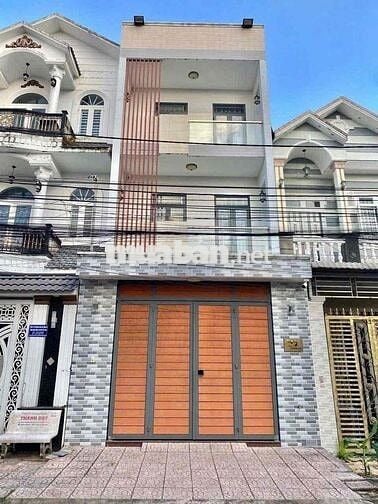 Nhà 2 lầu 4pn có nội thất KDC Quân Báo