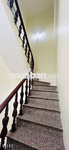 Cho thuê nhà riêng ngõ 467 Lĩnh Nam -42m2-3 tầng