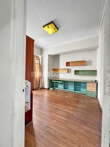 Chính chủ - Bán căn hộ 3PN, 2WC, 131m2 tại Chung cư 96 Định Công