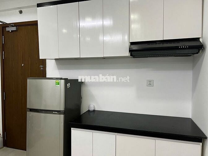 Cho thuê Millennium nhà trống (bếp, rèm,máy lạnh) ở hoặc làm VP, 40m2 
