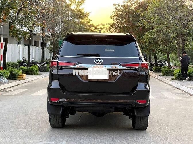 Toyota Fortuner 2020 2.4G 4x2 AT Đen | 80,000 Km