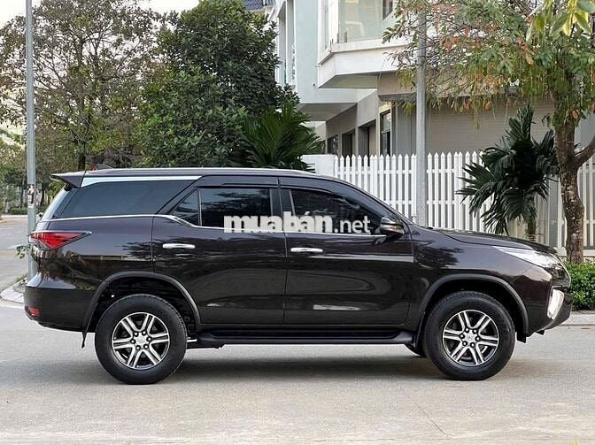 Toyota Fortuner 2020 2.4G 4x2 AT Đen | 80,000 Km