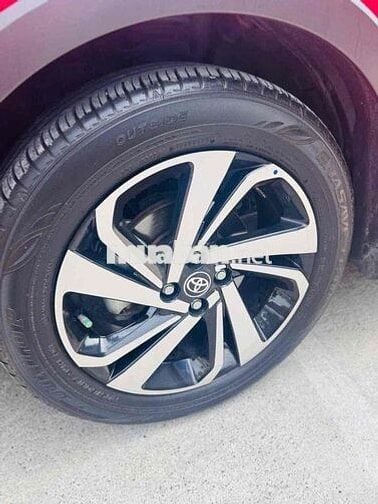 Toyota Raize 2022 màu Đỏ