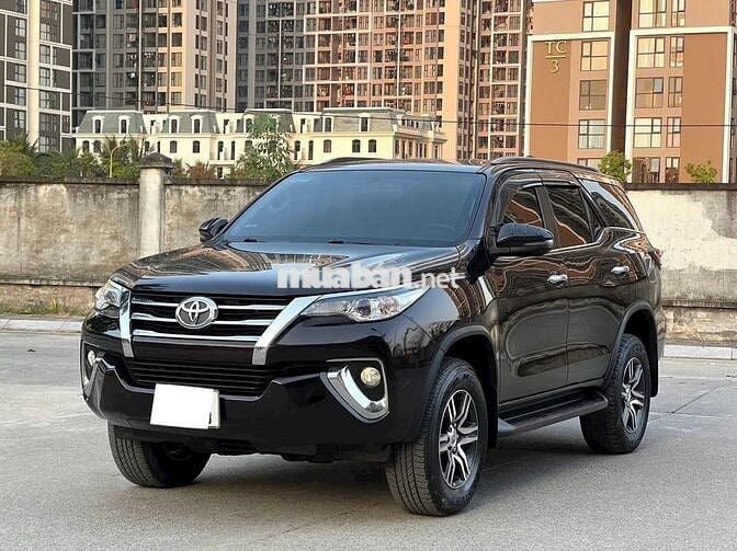 Toyota Fortuner 2020 2.4G 4x2 AT Đen | 80,000 Km