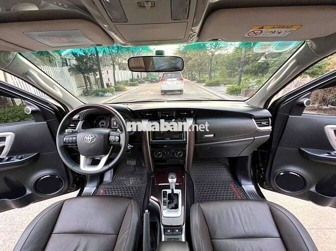 Toyota Fortuner 2020 2.4G 4x2 AT Đen | 80,000 Km