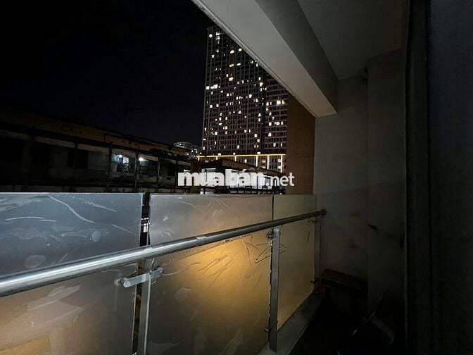 Cho thuê Millennium nhà trống (bếp, rèm,máy lạnh) ở hoặc làm VP, 40m2 