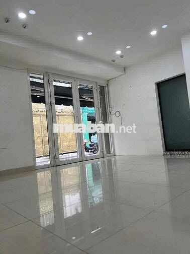 mặt bằng kinh doanh và ở cộng hòa Tân bình