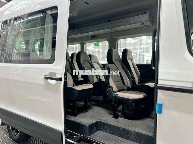 Ford Transit 16 chỗ Số sàn Trắng