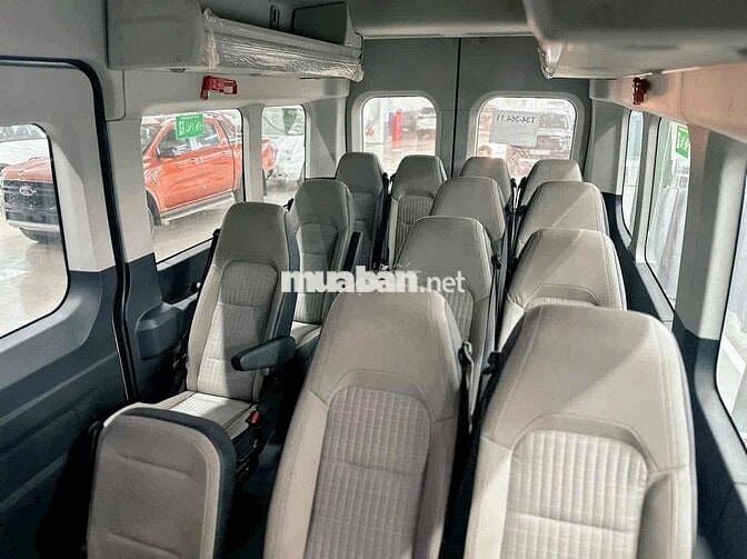 Ford Transit 16 chỗ Số sàn Trắng