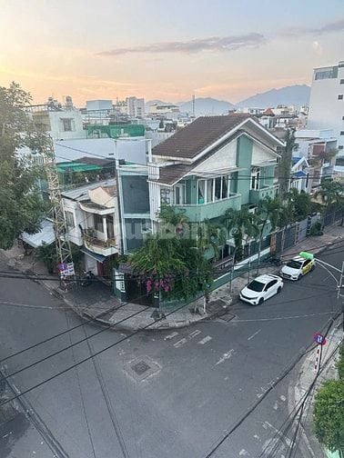 Bán căn góc 2 mặt tiền vị trí đẹp trung tâm Nha Trang, đường Lê Chân