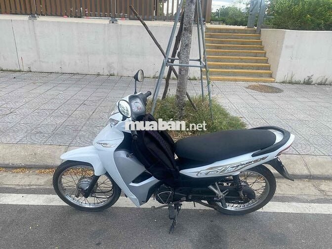 Honda Trắng