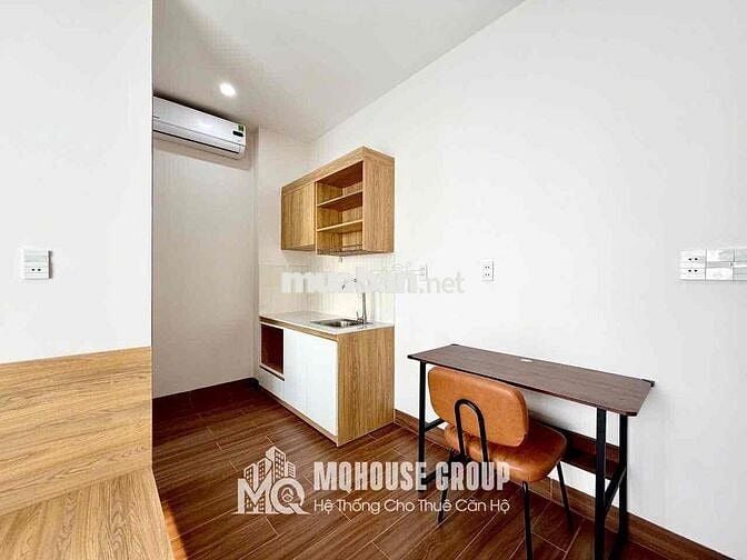 Căn hộ mới xây, full nội thất, có ban công cực thoáng