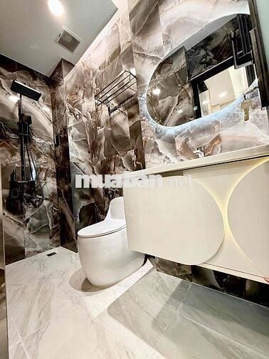 Nhà 4 tầng,thang máy 500kg.541/77 Huỳnh Văn Bánh Phường Phú Nhuận