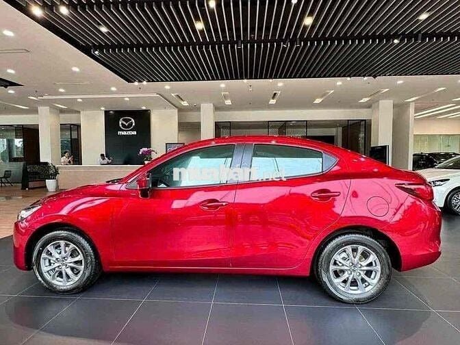 Mazda 2 Nhập Thái giá sốc tặng Bảo hiểm thân vỏ
