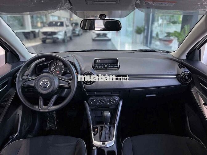 Mazda 2 Nhập Thái giá sốc tặng Bảo hiểm thân vỏ