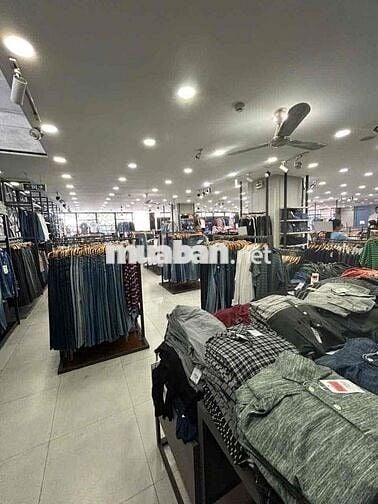 CHO THUÊ MẶT BẰNG KINH DOANH- DIỆN TÍCH 2500m2 TRUNG TÂM QUẬN 3